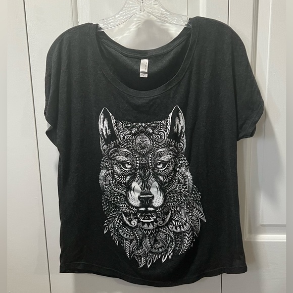 ModCloth Tribal Wolf Graphic Tee Womens Medium - Picture 1 of 5